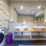 Apartment 2 Bedroom Lovely In Okrug Gornji