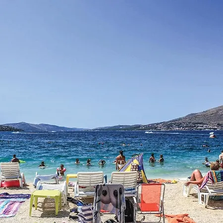 Cozy In Okrug Gornji With Wifi Trogir
